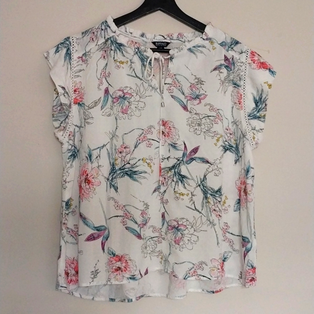 Buffalo women top floral designed blouse sz Large